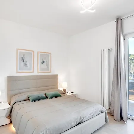 *casa Levante* Between Sea And Pinewood * Bari