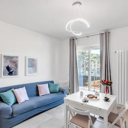 Apartment *casa Levante* Between Sea And Pinewood Bari